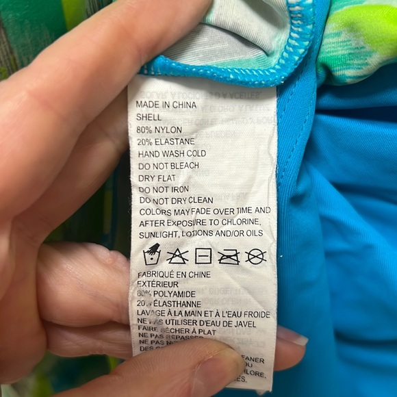 NWOT prAna Rash Guard Green and Turquoise Medium - Picture 3 of 4